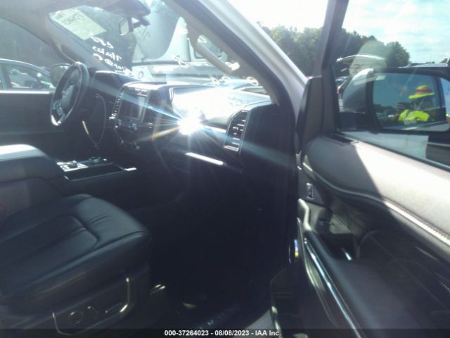 1FMJU1MT3KEA67390 Ford Expedition Platinum
