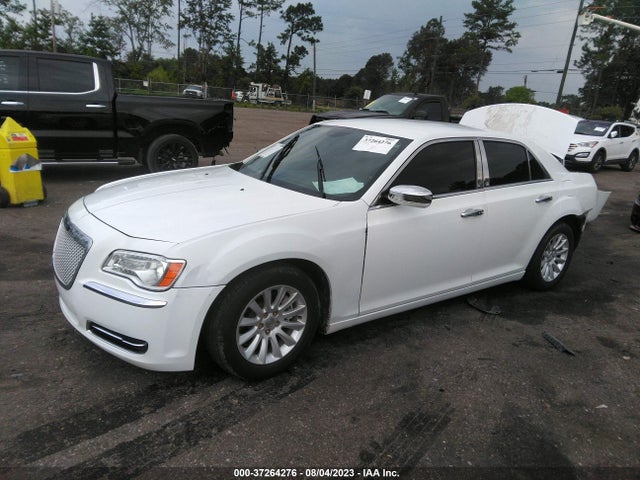 Chrysler 300 2014 2C3CCAAG6EH243888 Image 2