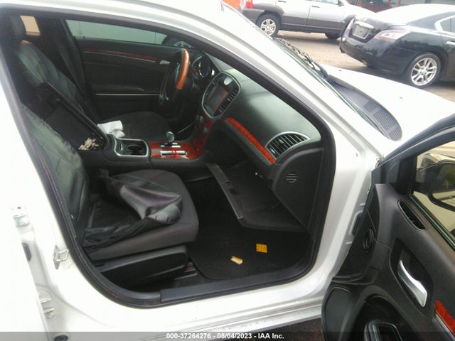 Chrysler 300 2014 2C3CCAAG6EH243888 Image 5