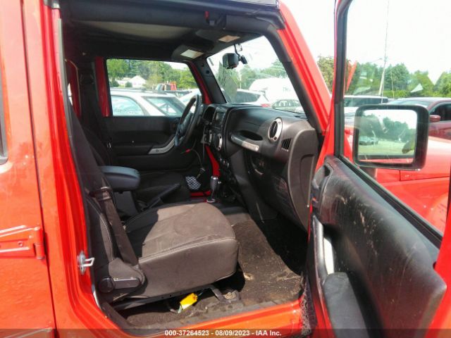 1C4BJWEG6HL552871 Jeep Wrangler Unlimited Sahara