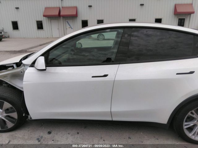 5YJYGDEE8MF145563 Tesla Model Y Long Range
