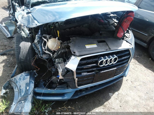 WA1JCCFS8JR029730 Audi Q3 Premium Plus