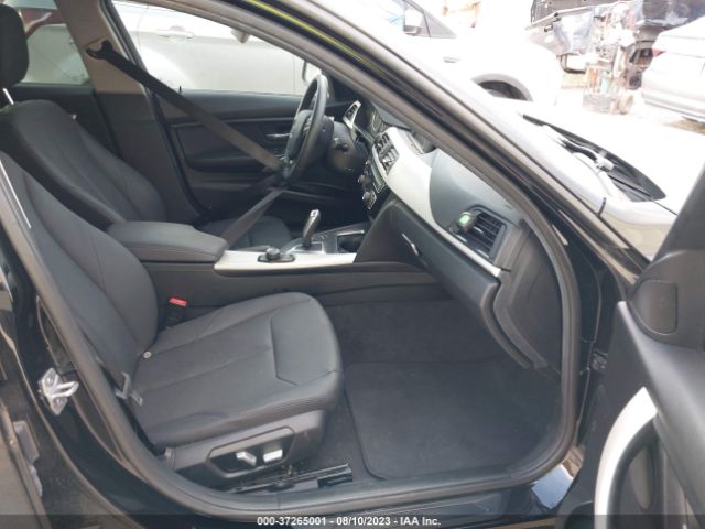 WBA8E1G57JNU90949 BMW 3 Series 320i