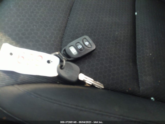 2018 HYUNDAI ELANTRA SE VIN: 5NPD74LF8JH239028