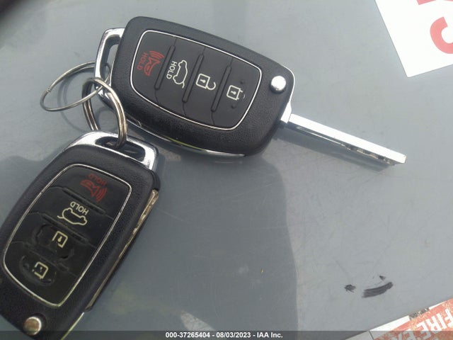 37265404 :رقم المزاد ، 5XYZTDLB0FG295266 vin ، 2015 Hyundai Santa Fe Sport مزاد بيع