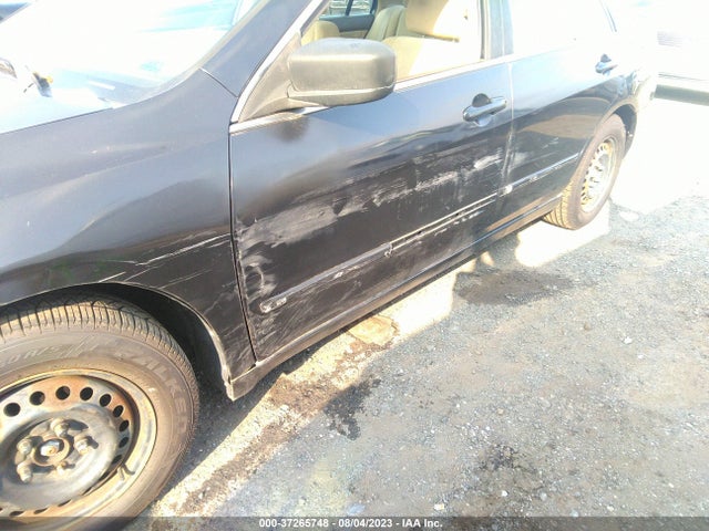 2005 HONDA ACCORD SDN LX VIN: 1HGCM56475A138226