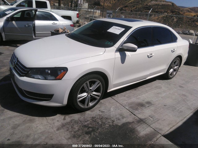 1VWBT7A38EC051542 Volkswagen Passat Se W/sunroof