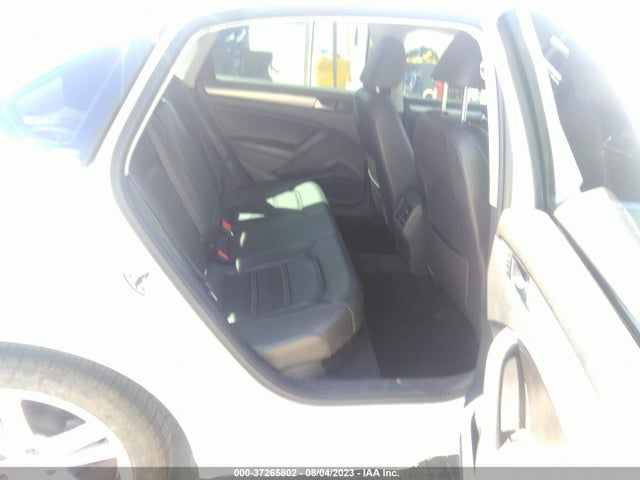 1VWBT7A38EC051542 Volkswagen Passat Se W/sunroof