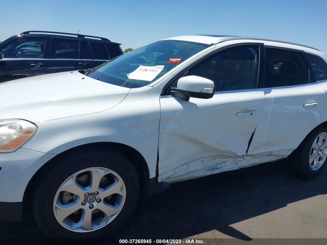 2013 VOLVO XC60 3.2L VIN: YV4952DL2D2373153