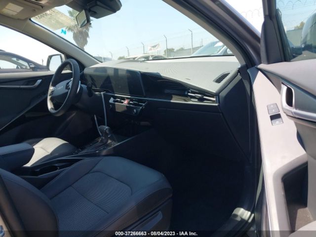 KNDCR3LE9P5043888 KIA Niro Ex Touring