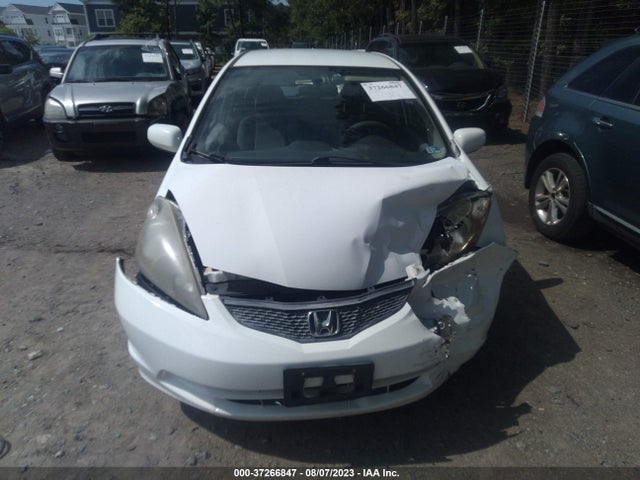 2013 HONDA FIT VIN: JHMGE8H37DC009309