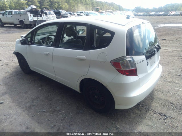 2013 HONDA FIT VIN: JHMGE8H37DC009309