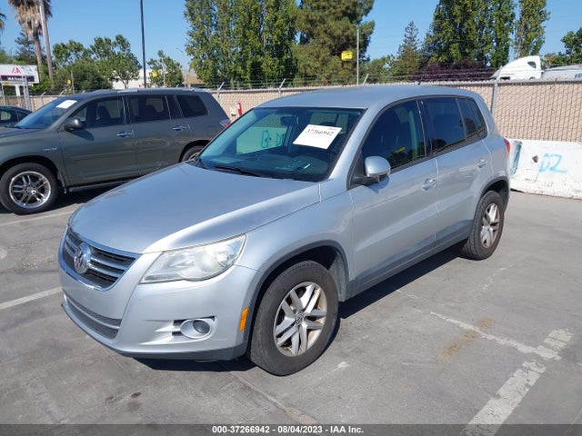 2011 VOLKSWAGEN TIGUAN S VIN: WVGAV7AX9BW548830