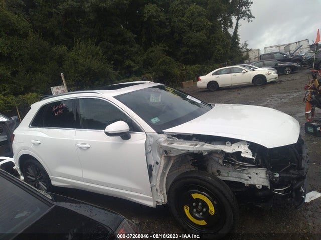 WA1AUCF34N1004267 Audi Q3 PREMIUM