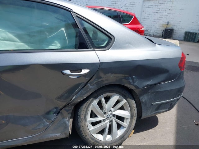 1VWLA7A38KC000922 Volkswagen Passat 2.0t Wolfsburg Edition