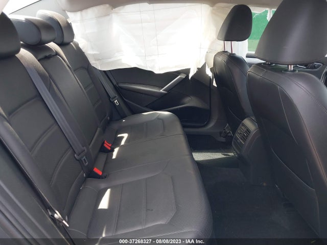 1VWLA7A38KC000922 Volkswagen Passat 2.0t Wolfsburg Edition
