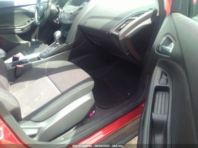 1FADP3FE9JL271226 Ford FOCUS SE