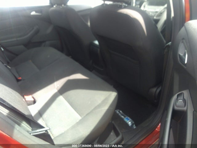 1FADP3FE9JL271226 Ford FOCUS SE