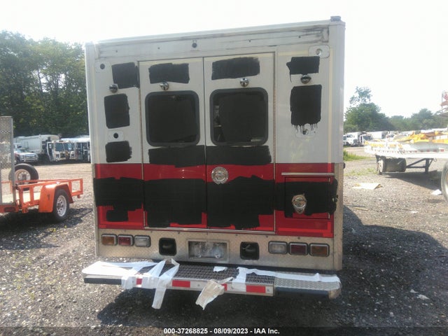 2015 Ford F-450, VIN: 1FD0X4HT9FEB26138