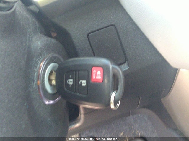 2015 TOYOTA RAV4 XLE VIN: 2T3RFREV8FW308570