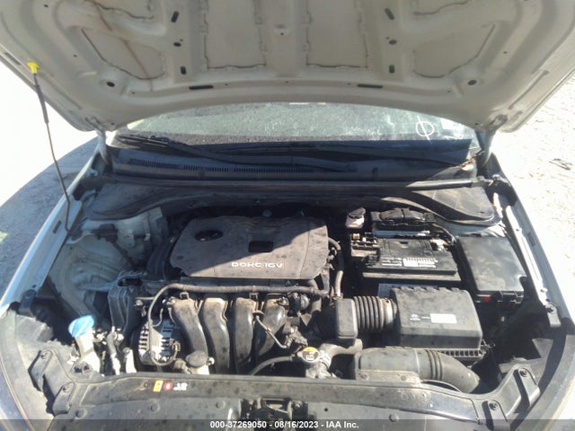 Hyundai ELANTRA SE 2017 5NPD74LFXHH136607 Image 16
