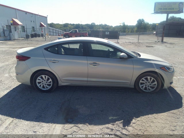 Hyundai ELANTRA SE 2017 5NPD74LFXHH136607 Image 5