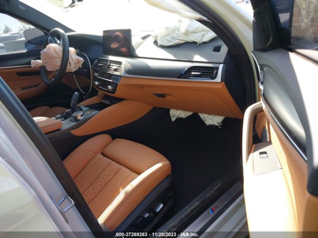 2023 BMW 5 SERIES WBA13AG09PCM31773 Photo 4