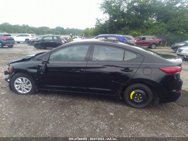 Hyundai ELANTRA SE 2018 5NPD74LF7JH324121 Image 13
