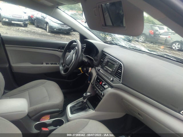 Hyundai ELANTRA SE 2018 5NPD74LF7JH324121 Image 5