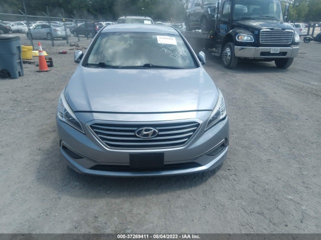 2015 HYUNDAI SONATA 2.4L SE VIN: 5NPE24AF1FH152858