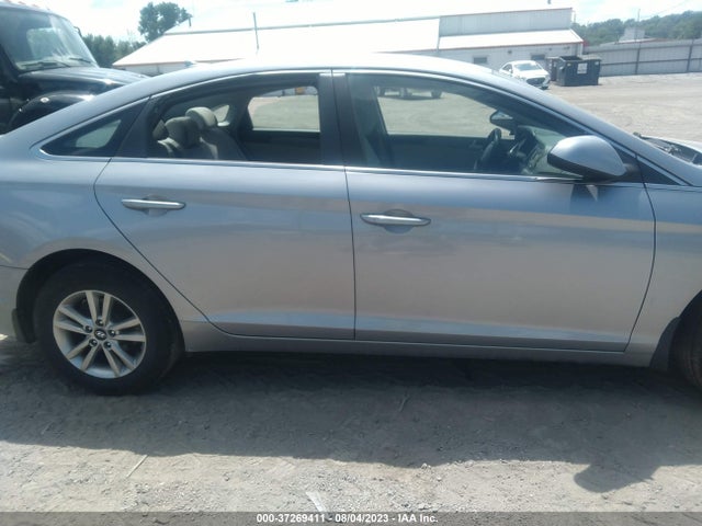 2015 HYUNDAI SONATA 2.4L SE VIN: 5NPE24AF1FH152858