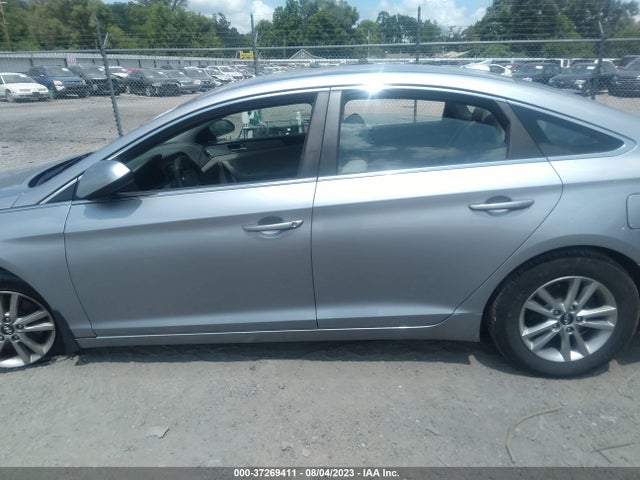 2015 HYUNDAI SONATA 2.4L SE VIN: 5NPE24AF1FH152858