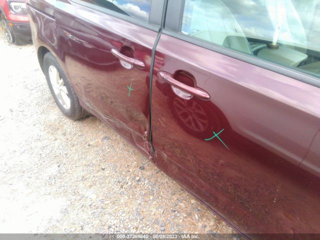 KNDMB5C13H6311833 KIA SEDONA LX