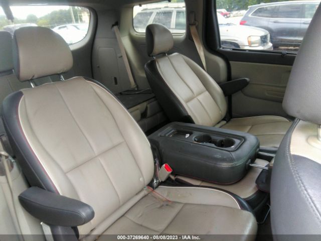 KNDMB5C13H6311833 KIA SEDONA LX