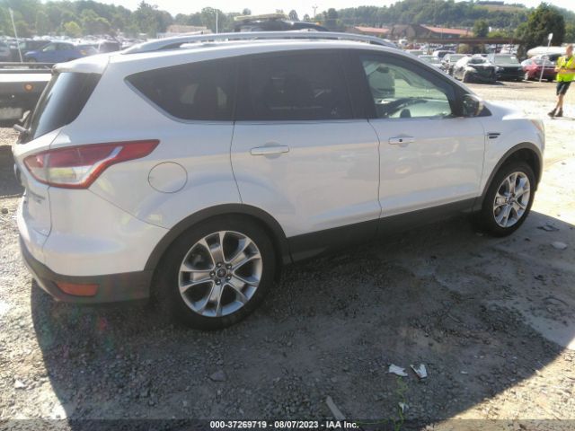 1FMCU9J90EUD13919 Ford Escape Titanium