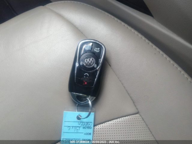 1G4ZP5SS2HU163103 Buick Lacrosse Essence