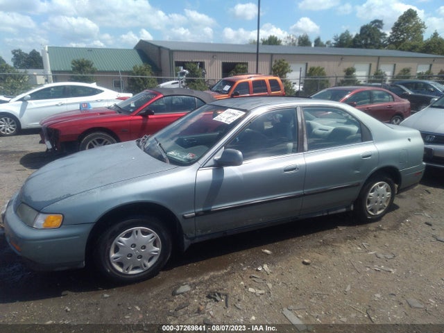 1995 HONDA ACCORD LX/EX VIN: 1HGCD5635SA009226