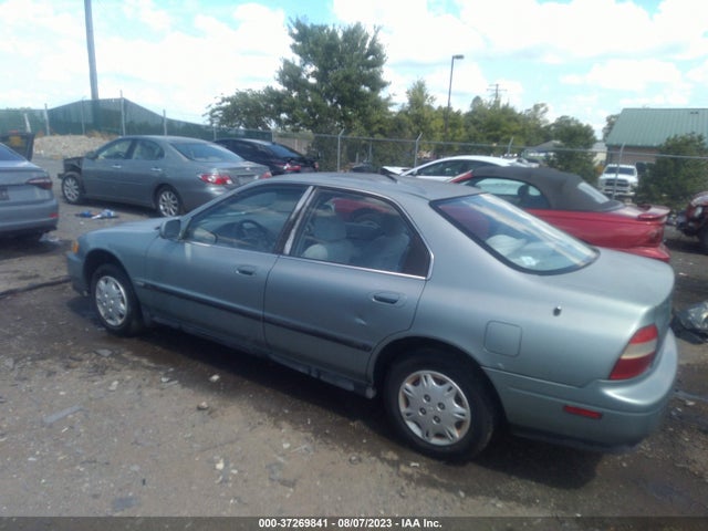1995 HONDA ACCORD LX/EX VIN: 1HGCD5635SA009226