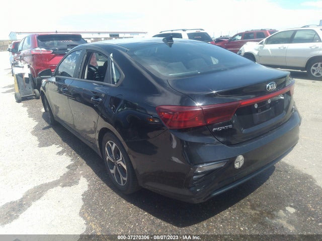 2021 KIA FORTE LXS VIN: 3KPF24AD8ME327143