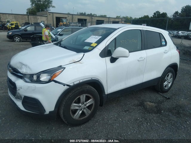 Chevrolet TRAX LS 2019 3GNCJNSB2KL366433 Image 2