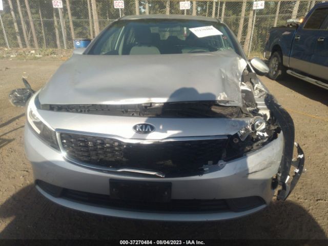 3KPFK4A78JE262493 KIA FORTE LX