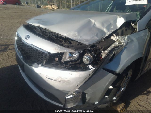3KPFK4A78JE262493 KIA FORTE LX