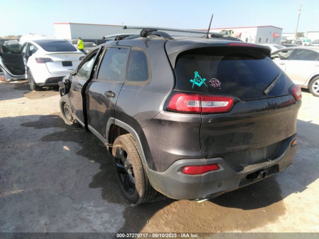 1C4PJLAS3HW561587 Jeep Cherokee Altitude
