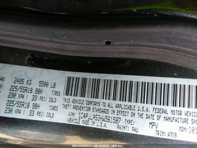 1C4PJLAS3HW561587 Jeep Cherokee Altitude