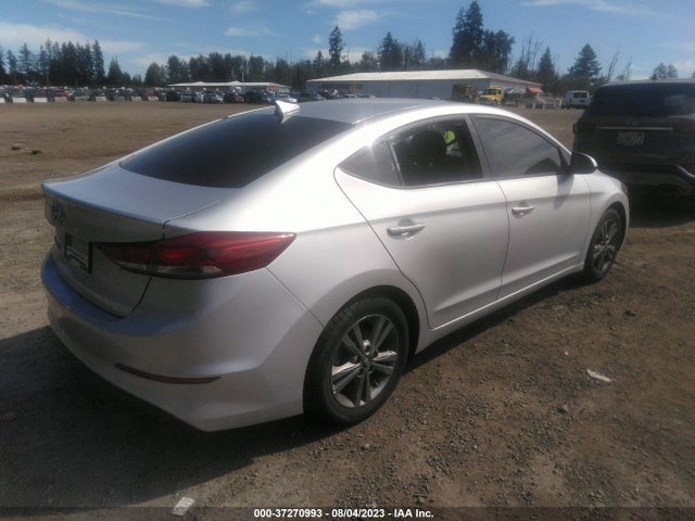 Hyundai ELANTRA SEL 2018 5NPD84LF0JH338584 Image 10