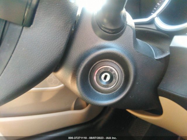 KNAGM4A77E5476470 KIA Optima Lx