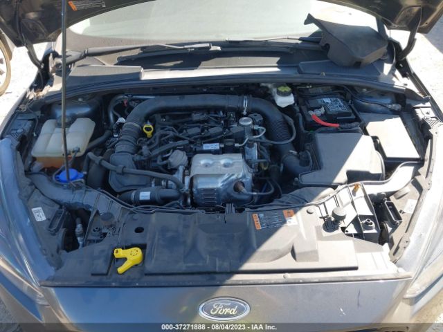 1FADP3FE5JL313794 Ford FOCUS SE