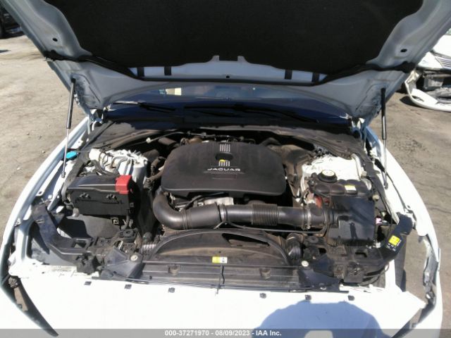 SAJAE4BG5HA957772 Jaguar Xe 25t Prestige