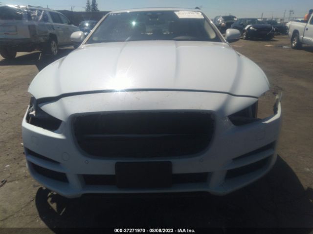 SAJAE4BG5HA957772 Jaguar Xe 25t Prestige