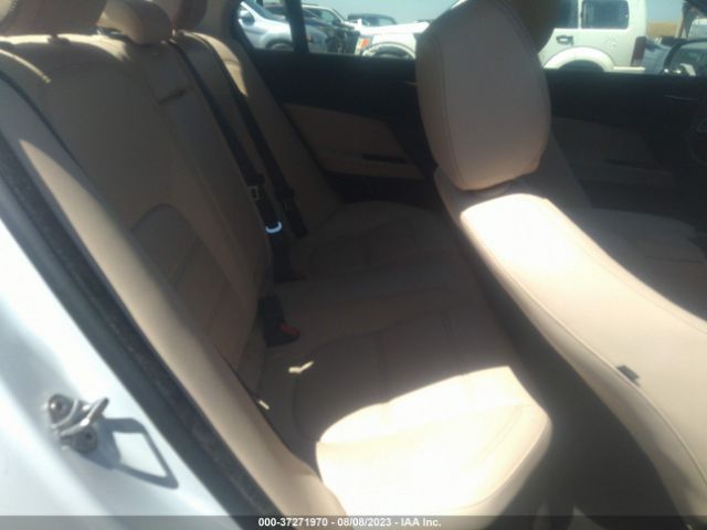 SAJAE4BG5HA957772 Jaguar Xe 25t Prestige